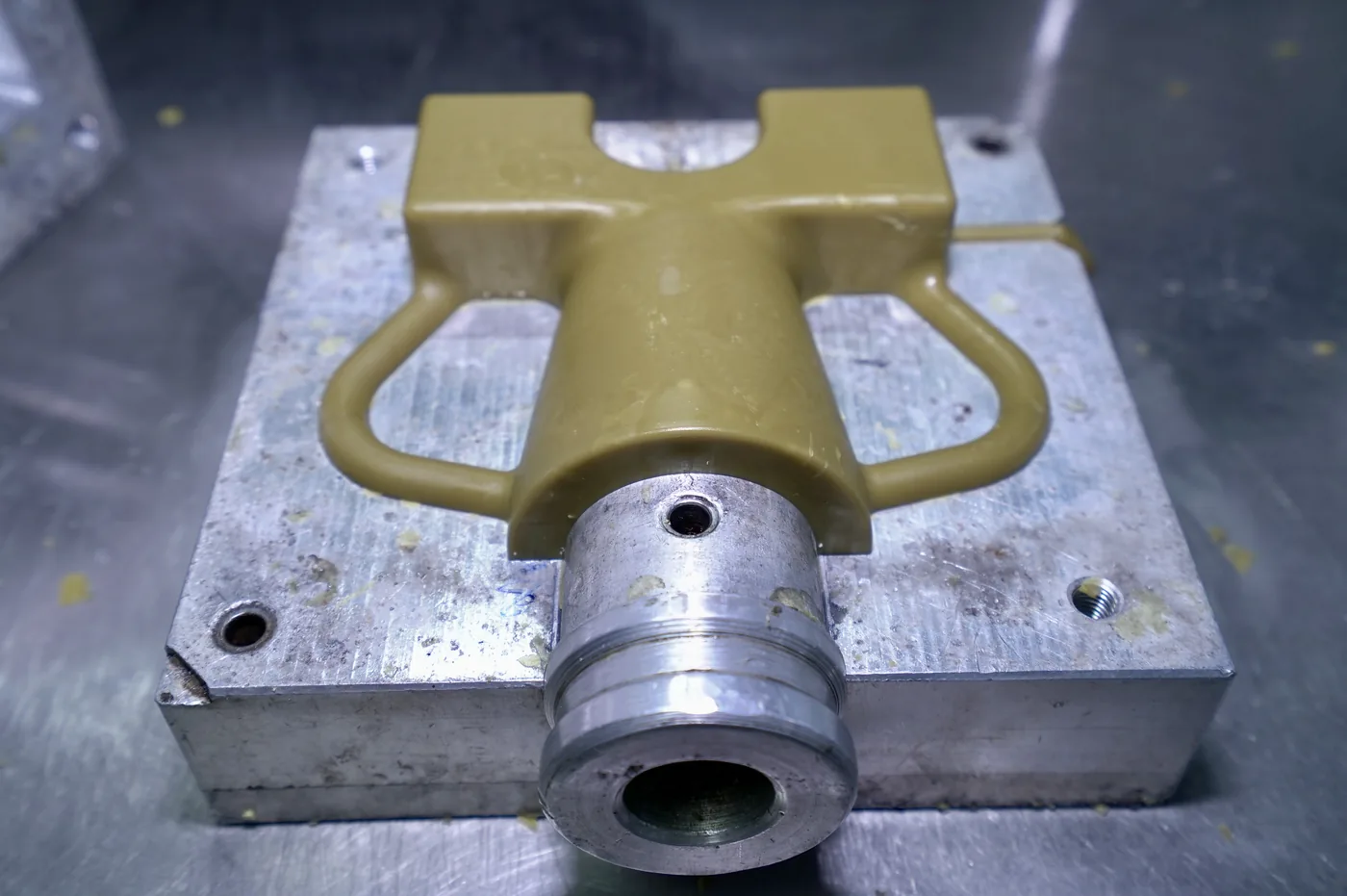 Wax injection mold for precision investment casting